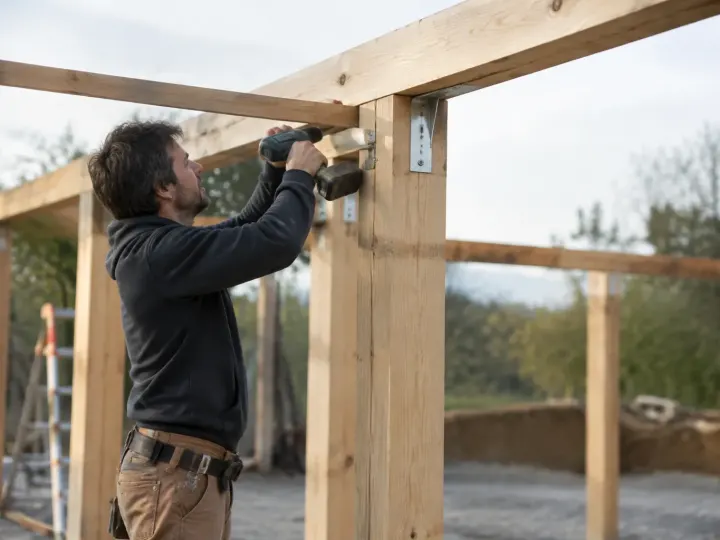 Plan pour fabriquer un portail en bois : les étapes, du cadre à la pose sur piliers
